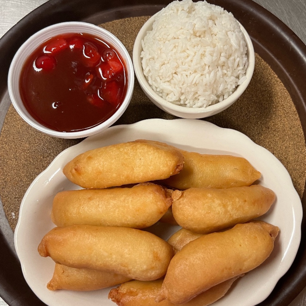 Sister’s-Chinese-Restaurant-Egg-Rolls-with-Rice-Warwick Crispy egg rolls, rice, sweet sauce at Sister's Chinese Restaurant, a Chinese Restaurant in Warwick